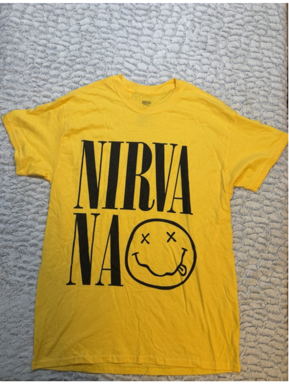 Nirvana Smiley Face Logo Yellow Graphic T-Shirt M Rock & Pop Band Tee